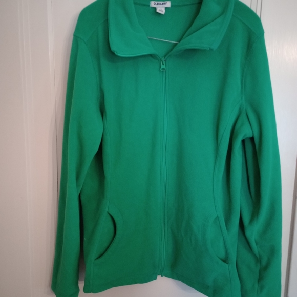 Green clothes - Picture 3 of 8